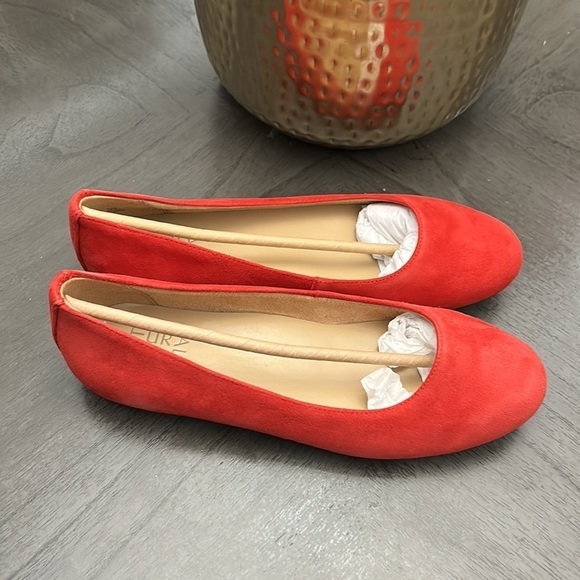 Naturalizer Maxwell Hot Sauce Suede Leather - Picture 5 of 10